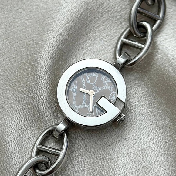 AUTHENTIC VINTAGE GUCCI SILVER CHAIN WATCH - Picture 5 of 7